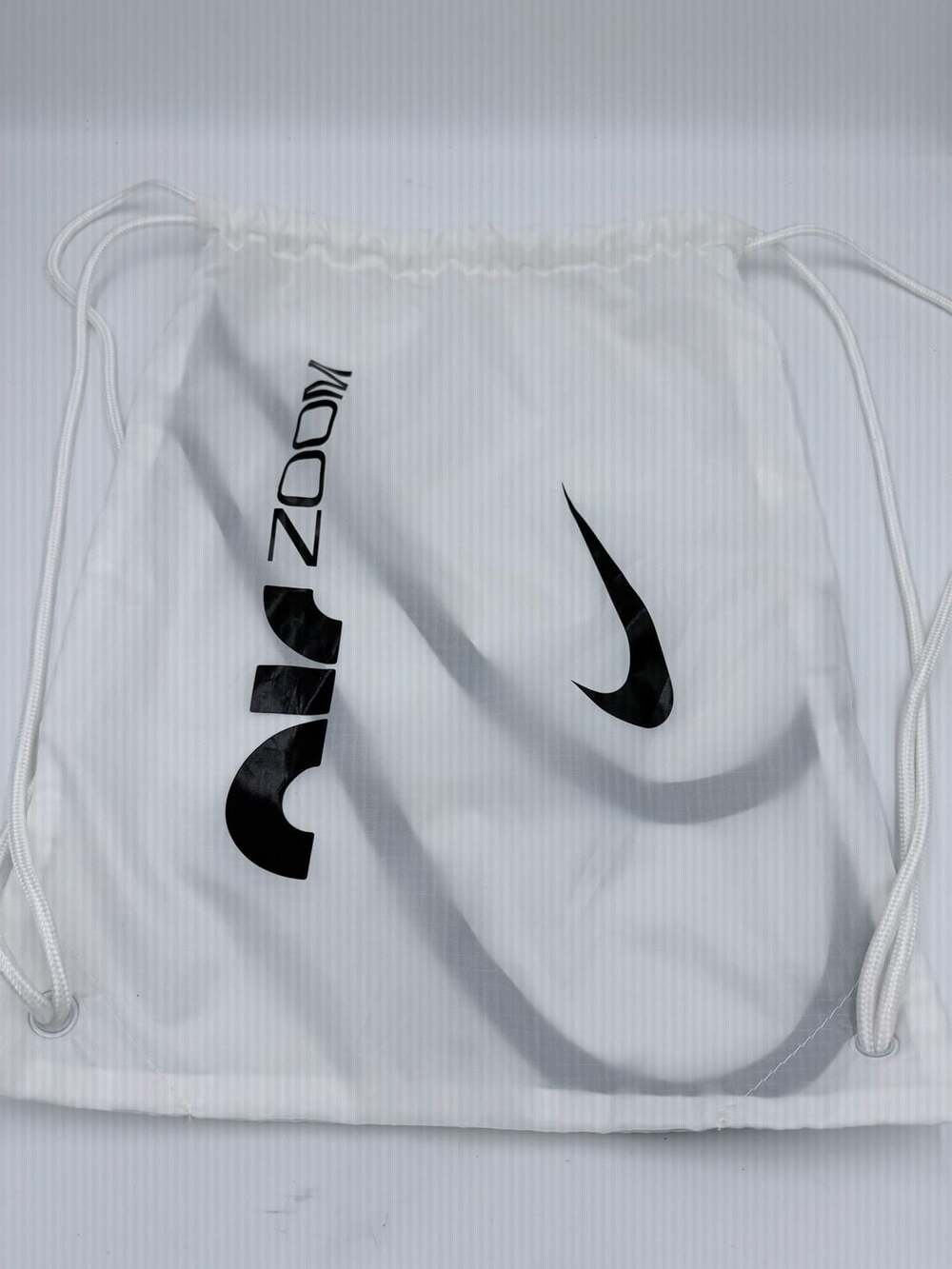 Nike Air Zoom Drawstring Bag White Black Swoosh